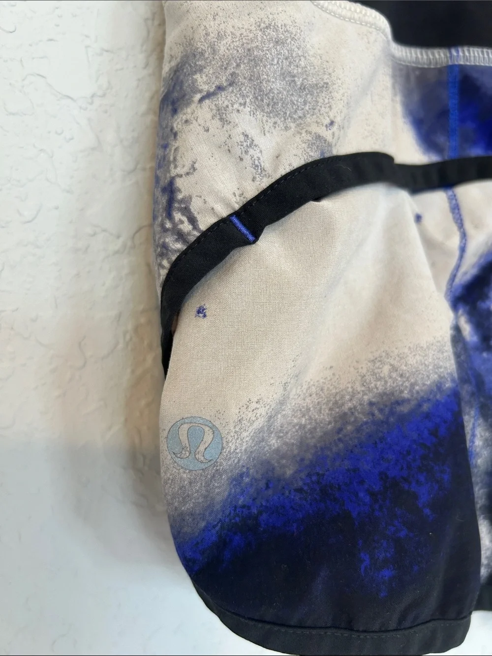 Lululemon Speed Short H2O 2.5” Paint Storm Harbor Blue Multi Black Size 8